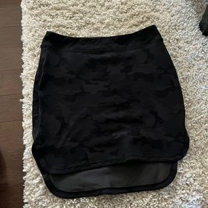 Lululemon Camo City skirt